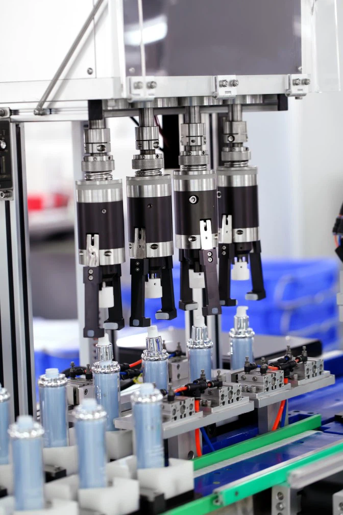 Automatic Cosmetic Lotion Filling Machine Liquid Products Filling Line Of Four Heads